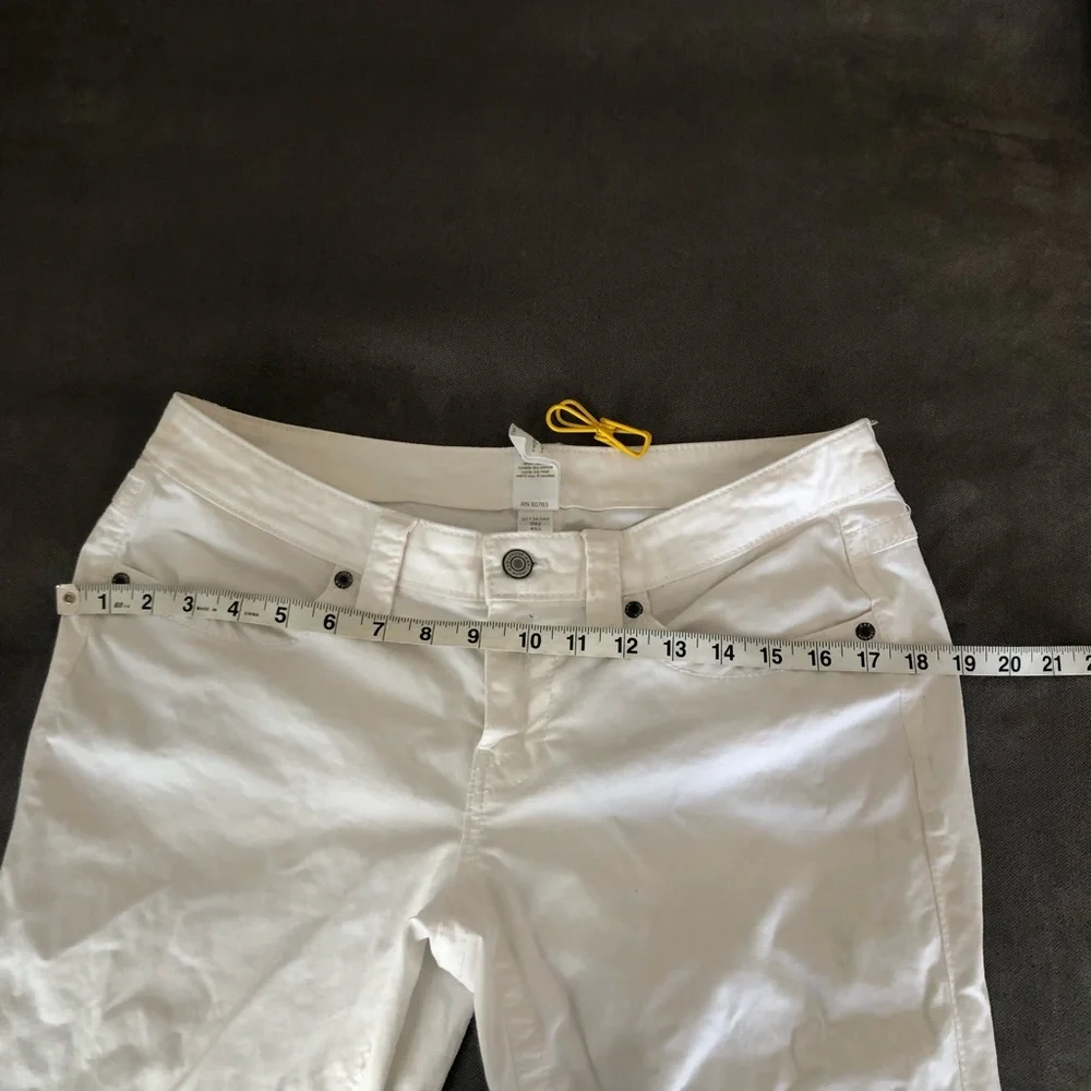 London Jean white jeans. Boot cut. Preowned. - Picture 16 of 16